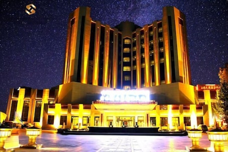 Exterior. Shandong Building