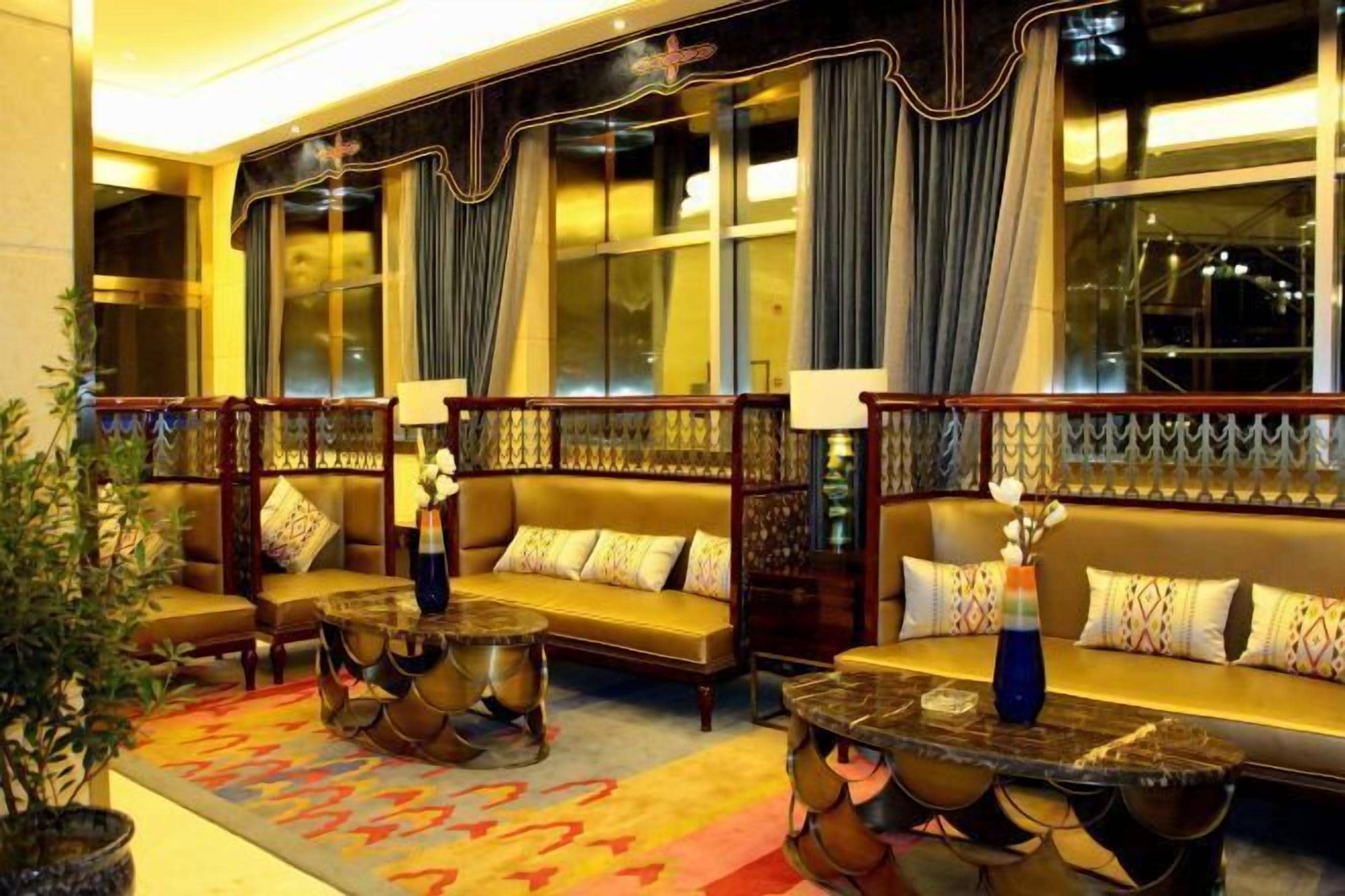 المنشأة من الداخل