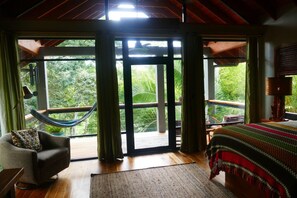 1 slaapkamer, een strijkplank/strijkijzer, reisbedje, wifi