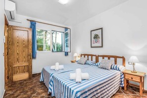 4 bedrooms, WiFi, bed sheets