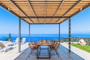 Outdoor dining - Villa Orion - Three Bedroom Villa, Sleeps 6 (Lefkada)