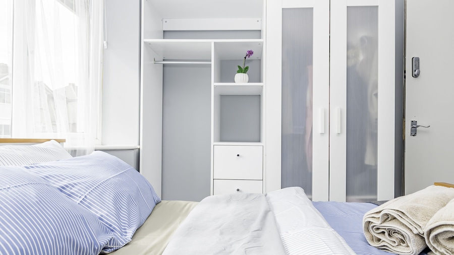 Shirley House 2 Guest House Self Catering by Southampton General Hospital