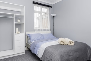 Iron/ironing board, free WiFi, bed sheets