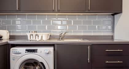 Shirley House 3 Guest House Self Catering