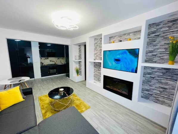 Smart TV, fireplace - S & S Apartment's Timisoara Central. (Timisiara)