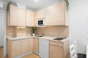 雪櫃、微波爐、爐具、咖啡機/沖茶器