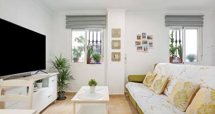 Studio Apartment "Loft Centro Historico Barbate" close to the Sea with Wi-Fi