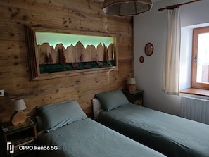 4 Schlafzimmer, Bügeleisen/Bügelbrett, Bettwäsche