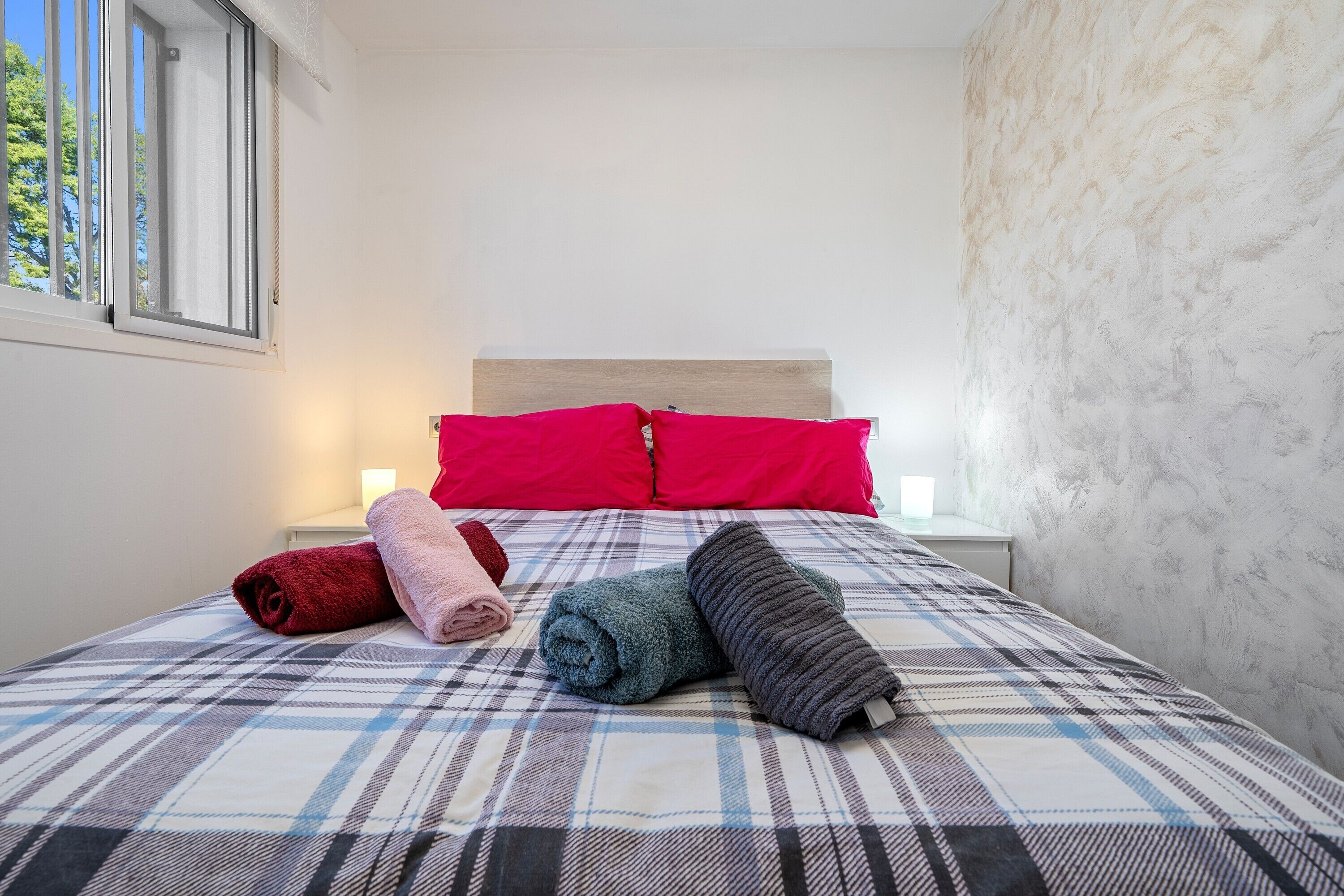 1 dormitorio, tabla de planchar con plancha, wifi gratis y ropa de cama