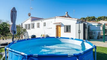 Bañera de hidromasaje al aire libre