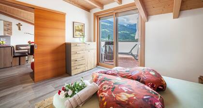 Ferienwohnung "Sagschneiderhof Red Delicious" mit Bergblick, Garten und WLAN