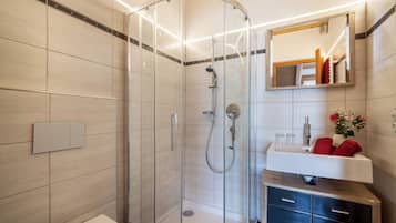 Shower, towels