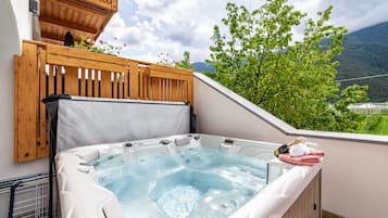 Bain à remous extérieur