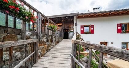 Ferienwohnung "Sagschneiderhof Golden Delicious" mit Bergblick, Whirlpool und WLAN