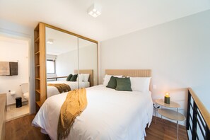 Free WiFi, bed sheets - Vila Nova Conceição Apartment with Swimming Pool (São Paulo)