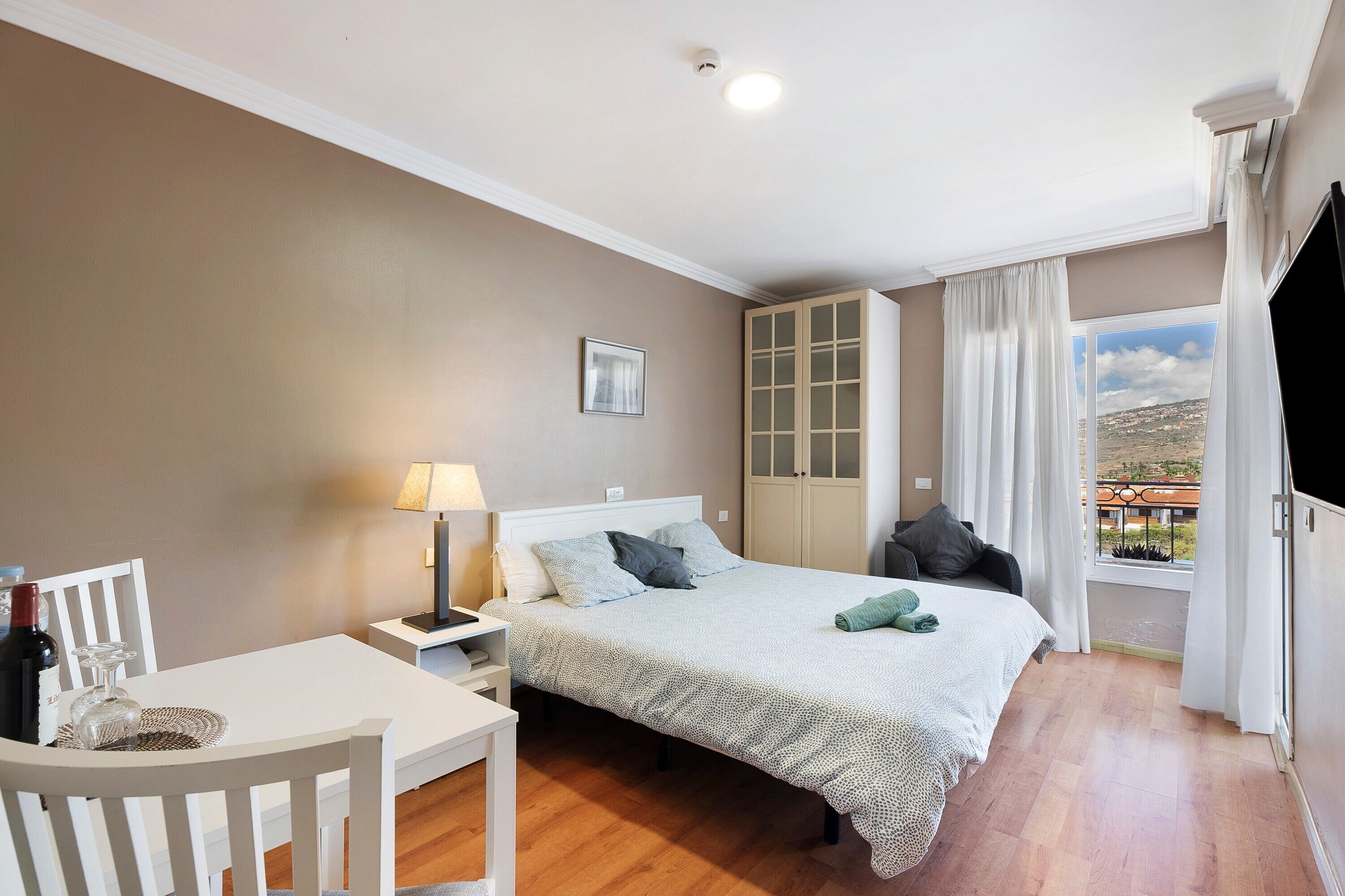 1 bedroom, free WiFi, bed sheets