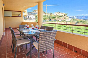 屋外ダイニングエリア