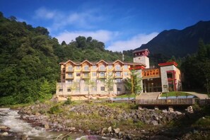 Unclassified image, 2 of 72, button - Heizhugou Midou Hotel (Ebian)
