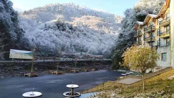 المنطقة المحيطة بالمنشأة