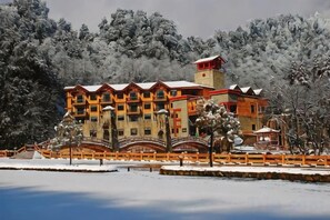 Unclassified image, 2 of 72, button - Heizhugou Midou Hotel (Ebian)