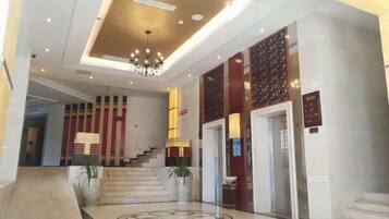 المنشأة من الداخل