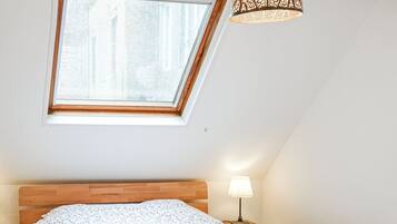 2 bedrooms, bed sheets