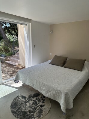 5 dormitoris, un bressol de viatge, wifi gratuïta i roba de llit 