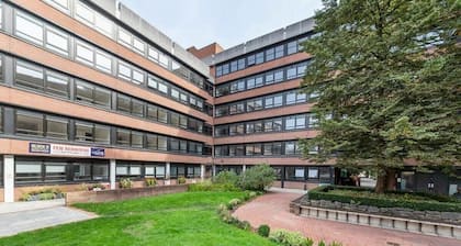 Bright Contemporary Studio in East Grinstead