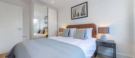 1 bedroom, desk, iron/ironing board, WiFi