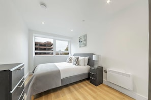 1 chambre, bureau, fer et planche à repasser, Wi-Fi