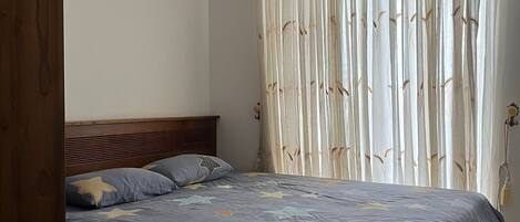 3 bedrooms, bed sheets