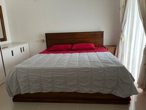 3 bedrooms, bed sheets
