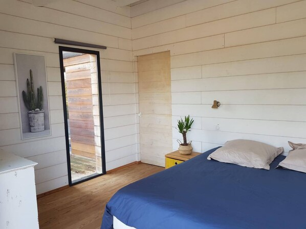 4 bedrooms, iron/ironing board, travel cot, free WiFi