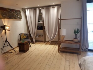 4 chambres, fer et planche à repasser, lit parapluie, Wi-Fi gratuit