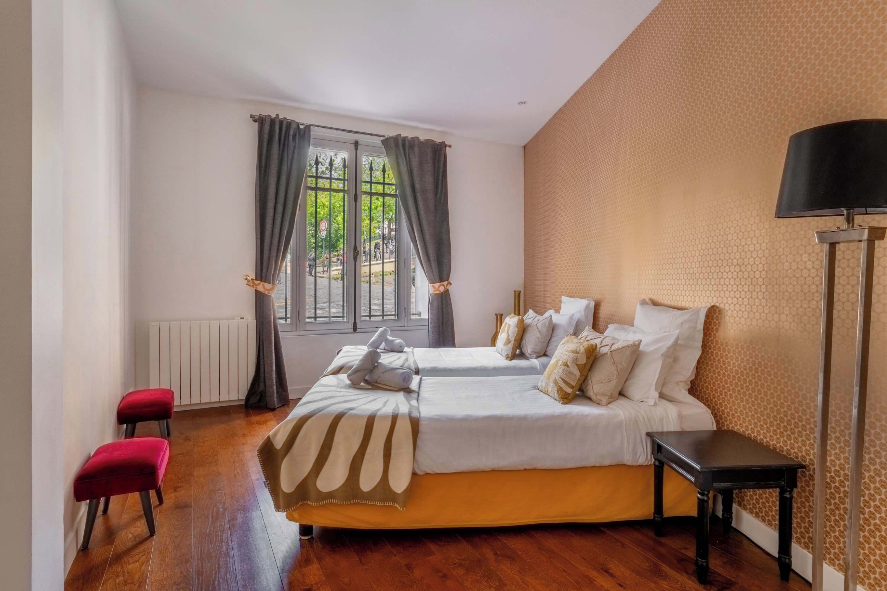 4 Schlafzimmer, Schreibtisch, Bügeleisen/Bügelbrett, WLAN