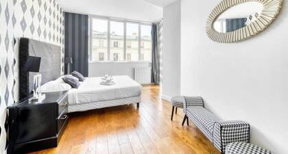 Huge and bright 4BD for 10 guests Sacre-Coeur
