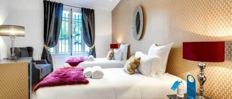 4 chambres, bureau, fer et planche à repasser, Wi-Fi