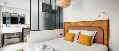 7 habitaciones, escritorio, tabla de planchar con plancha y wifi