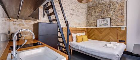 7 camere, una scrivania, ferro/asse da stiro, Wi-Fi