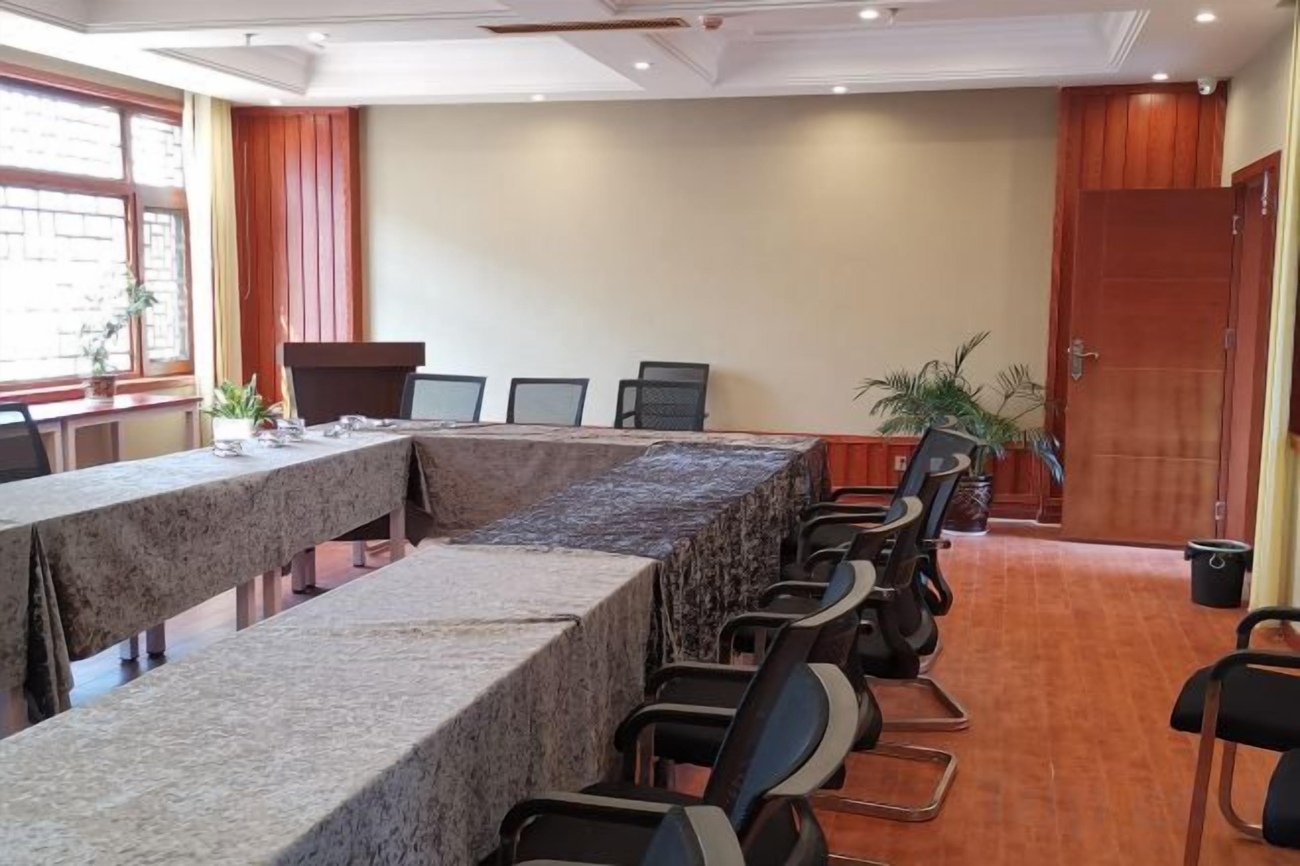 Meeting facility