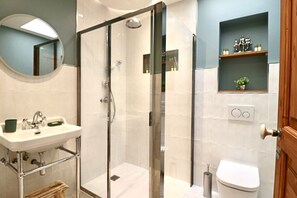 淋浴設備、風筒、提供毛巾