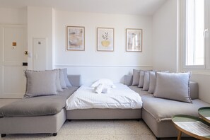 2 bedrooms, iron/ironing board, free WiFi, bed sheets