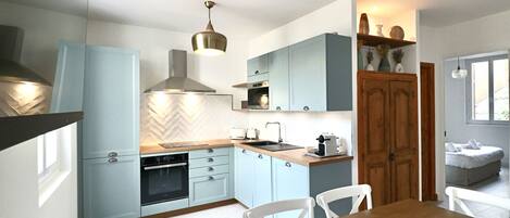 Fridge, microwave, oven, dishwasher