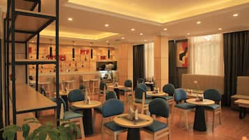 Bar (trong khuôn viên)