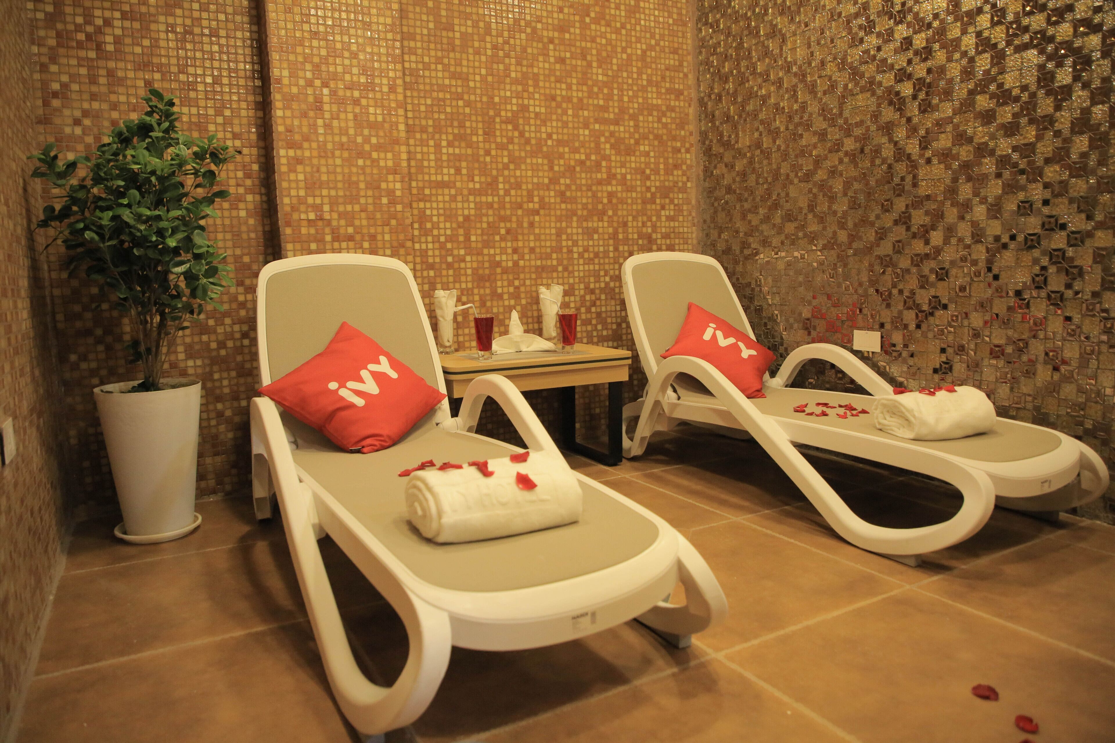 Deep-tissue massages, massages