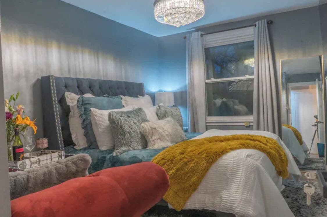 2 bedrooms, in-room safe, iron/ironing board, free WiFi