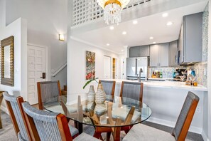 Dining - Luxurious & Spacious Ocean Vistas (Wailea-Makena)