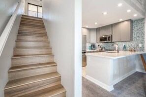 Fridge, microwave, oven, stovetop - Luxurious & Spacious Ocean Vistas (Wailea-Makena)