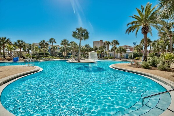Outdoor pool, a heated pool - "Sterling Sunsets" Amazing views of the Gulf - Completely renovated - Beach pool (Destin)