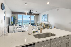 Interior - "Sterling Sunsets" Amazing views of the Gulf - Completely renovated - Beach pool (Destin)